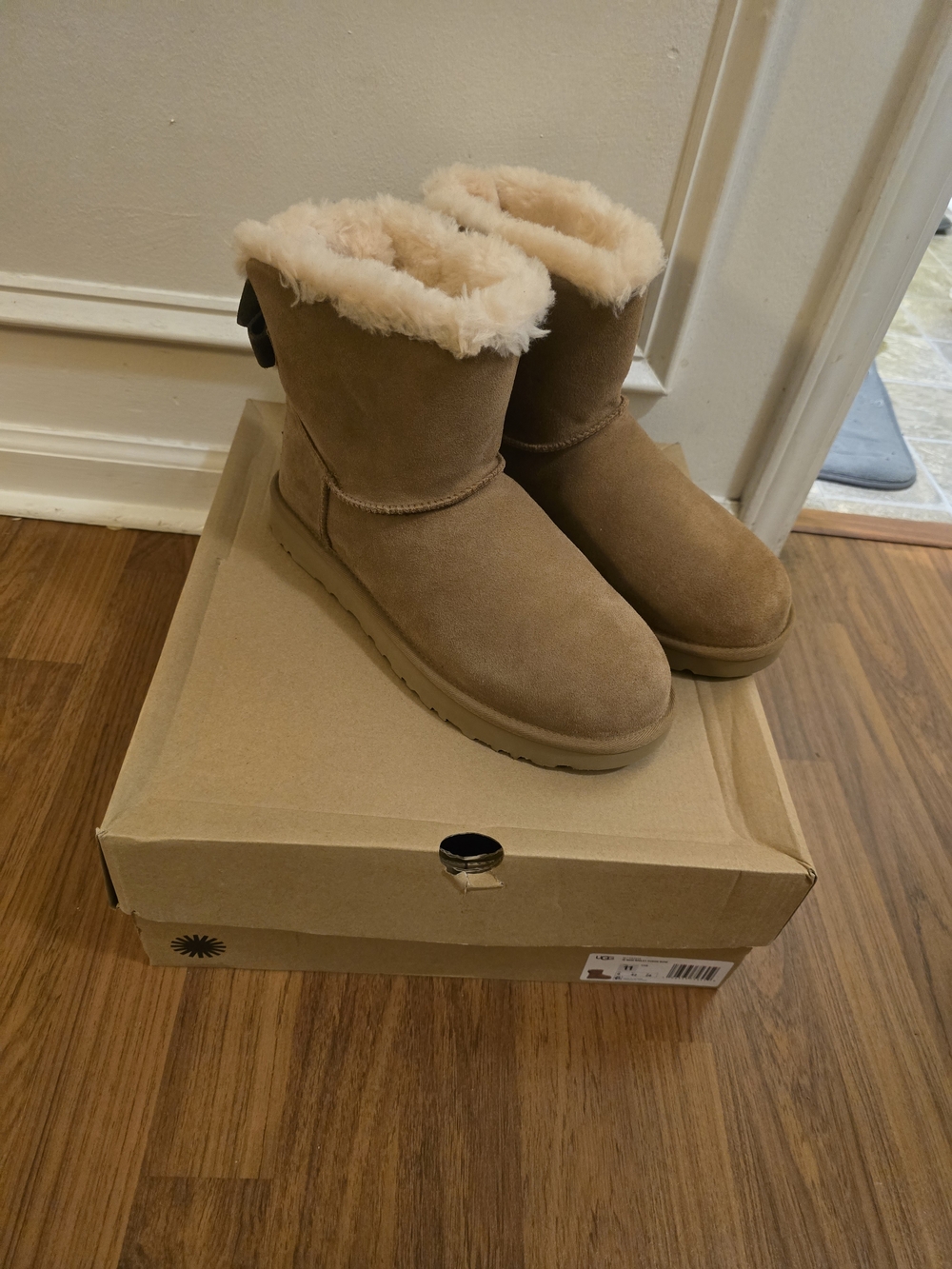 UGG Mini Bailey Chestnut Suede Bootd Sz 11
